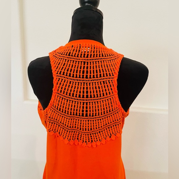 Orange sleeveless dress with crochet back. It’s a fitted dress - Picture 4 of 6